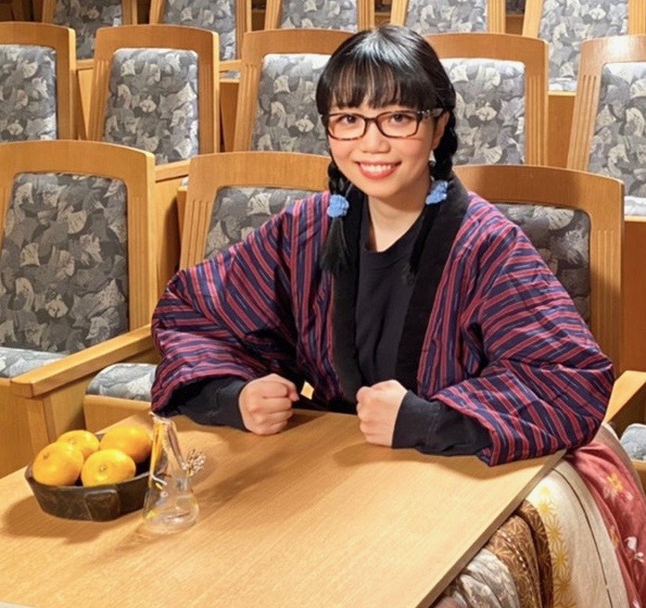 朝倉さやとこたつとみかんの写真